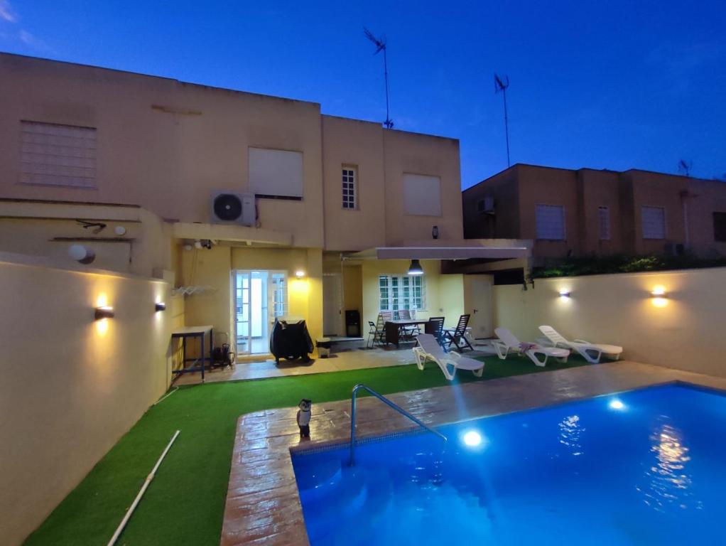 VIVE JEREZ Casa de lujo con piscina y barbacoa en la mejor zona de Jerez de la Frontera - 1