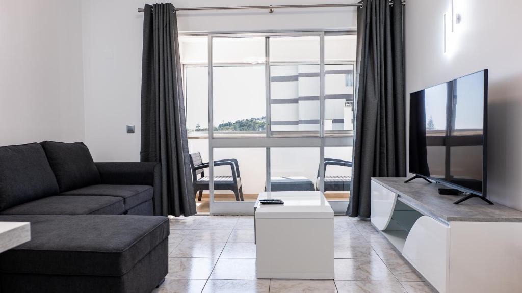 Residential Camacho, By OP, Funchal