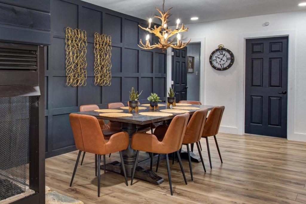 Bear Pause Retreat By Avada Properties, Little Cove