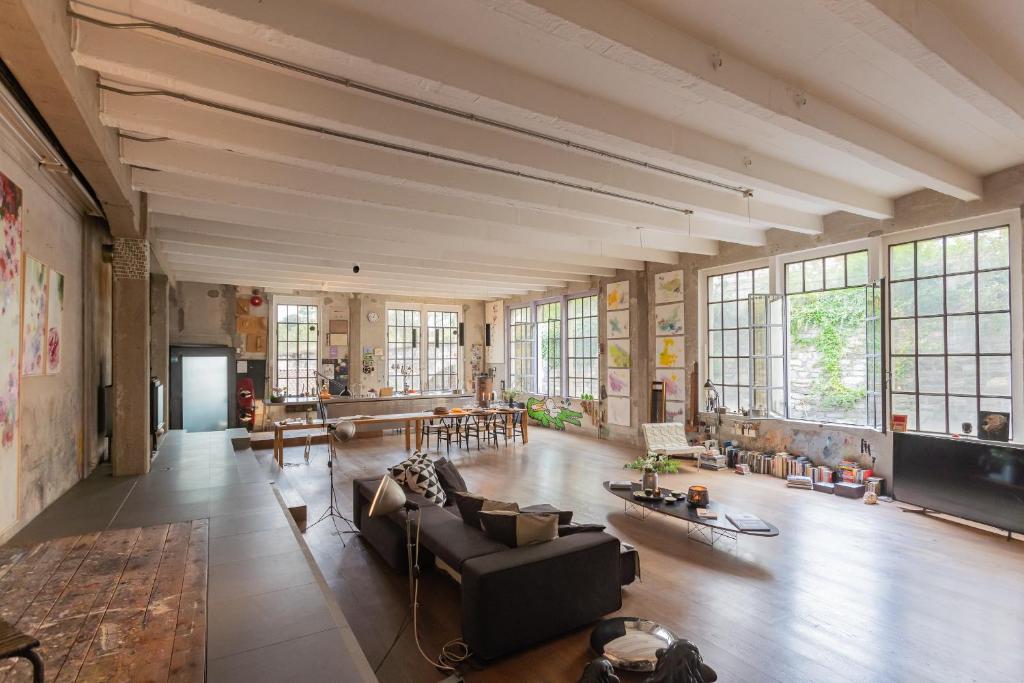 Design Loft with Private Parking by Rent All Como, Como