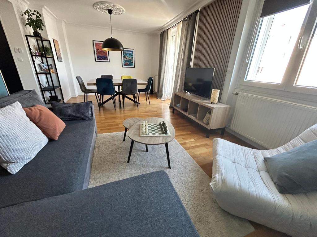 Bel Appartement , proche tram place de Strasbourg accès centre ville, plages, Brest