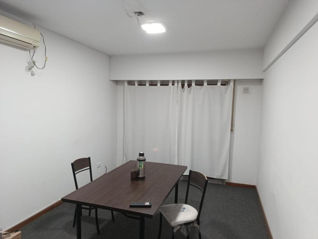 DEPARTAMENTO CÉNTRICO - PISO COMPLETO 108 m2 - 4