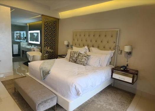 Deluxe Room at Garza Blanca Los Cabos - 1