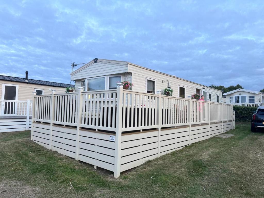 Luxury 3-Bed Caravan at Haven Holiday Park, All-Hallows, Rochester