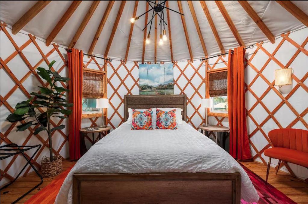 Rustic Luxe Yurt- Unit #1, Woodway