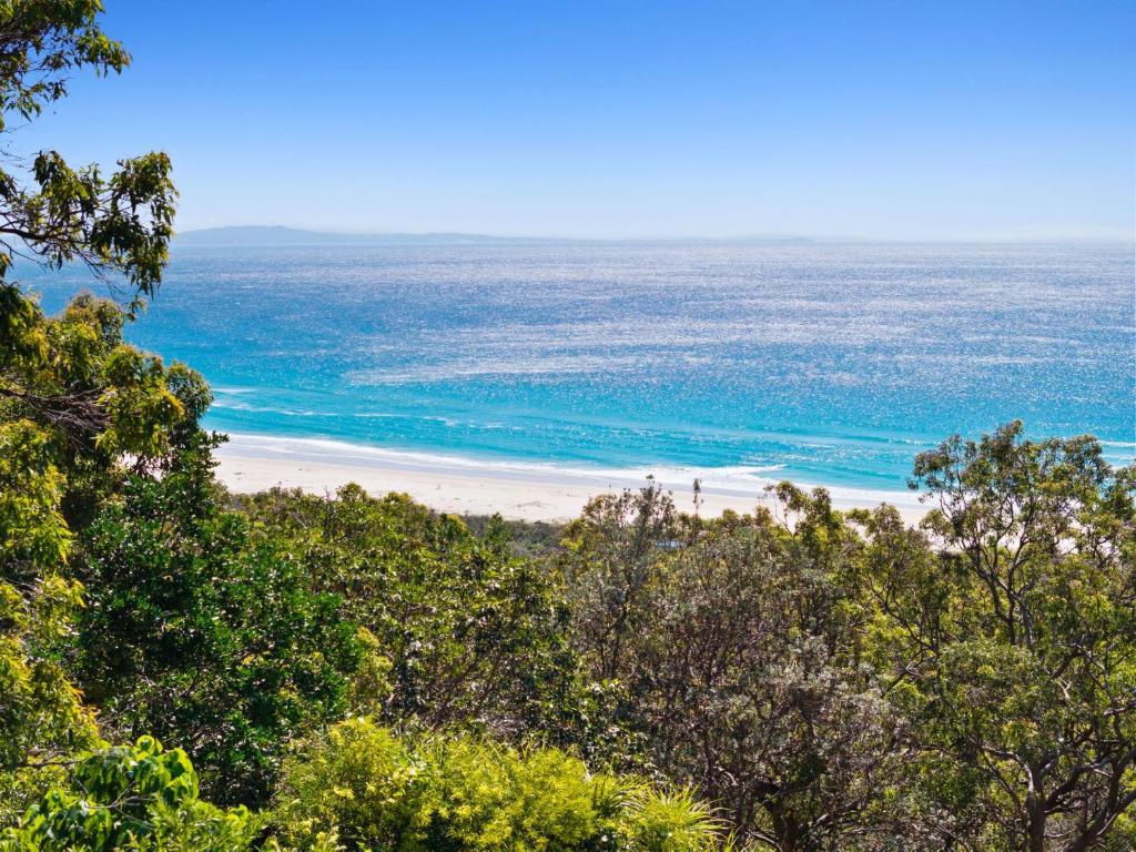 Belle Vue Beach House by Discover Stradbroke, Point Lookout