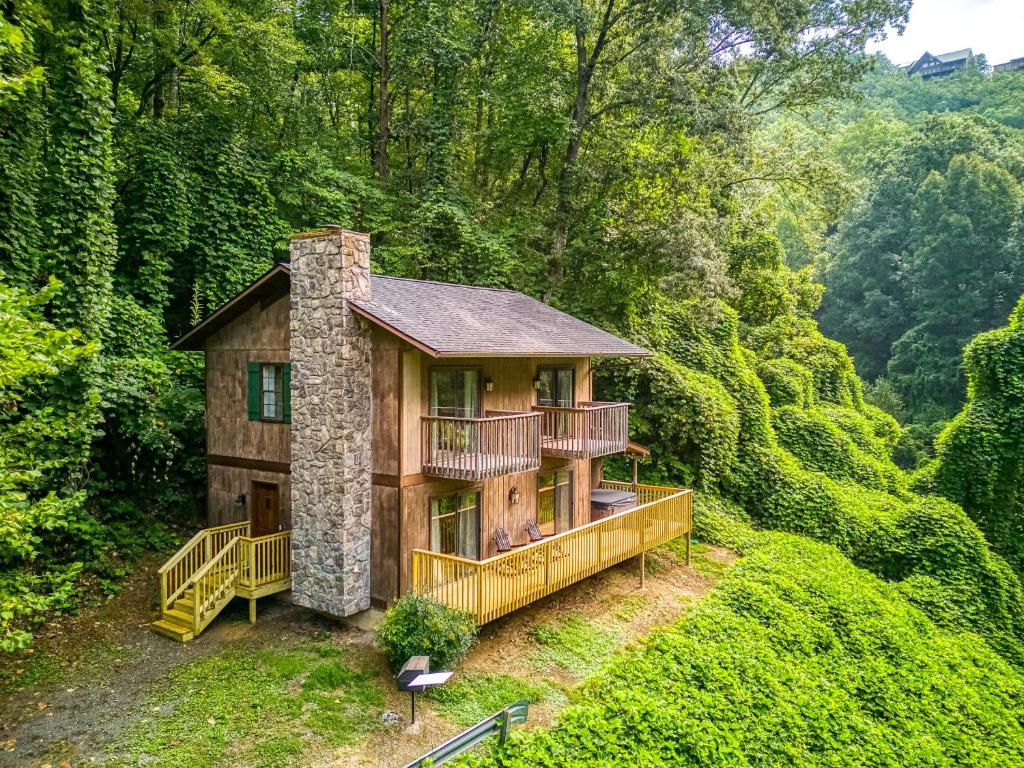 Velden Top, Hot Tub, Arcade Game, Free Attraction Tickets, WIFI, Pigeon Forge