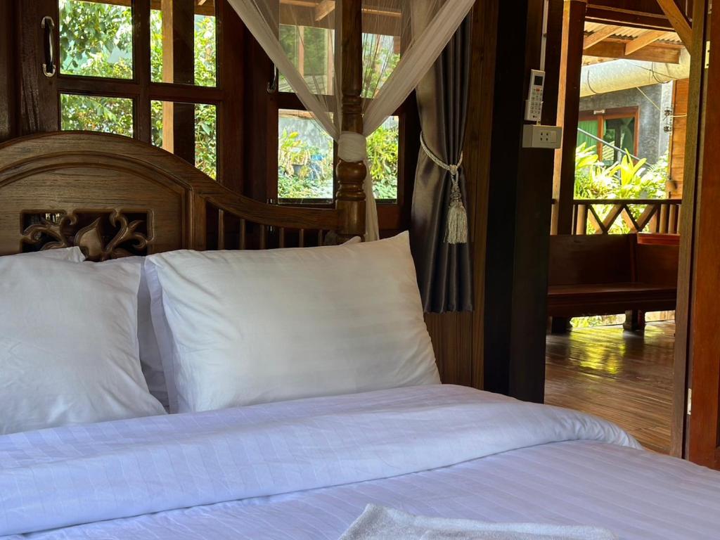 บ้านเอื้องดอยแม่กำปอง