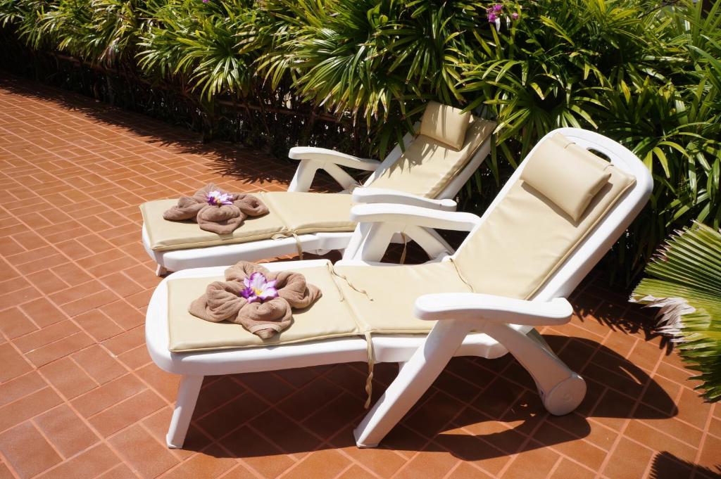 皇家熱帶海灘貴賓連鎖度假村 (The Royal Tropical Beach at VIP Chain Resort)