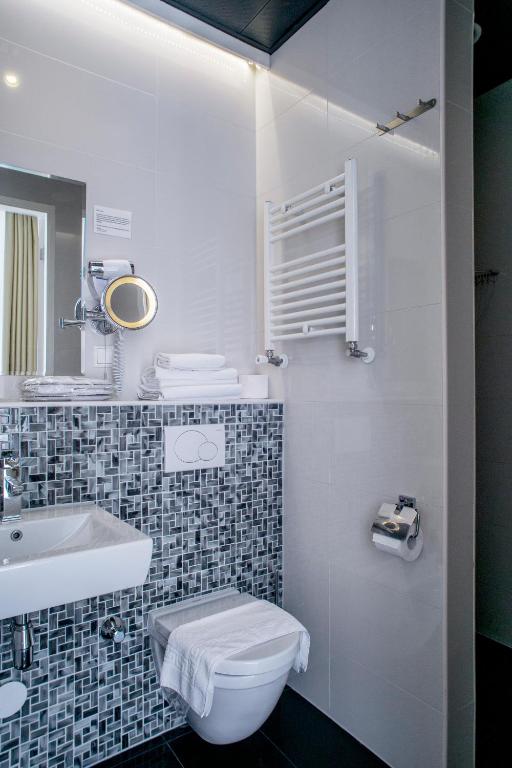 Hotel Larende photo