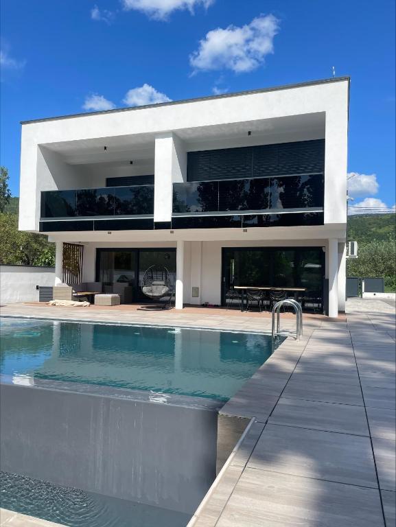 Villa Modern - 1