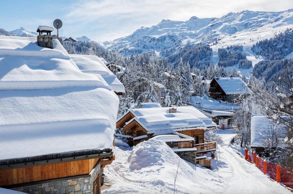 Authentic Méribel Chalet with Direct Slope Access - 3