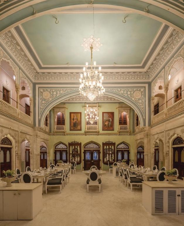 Chomu Palace의 고풍스러운 전경