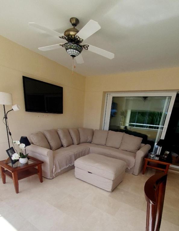 Beachfront spacious 4-Bed Apartment, Los Granados - 4