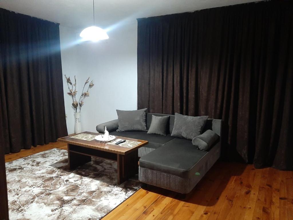 Апартамент Ризови, Sandanski