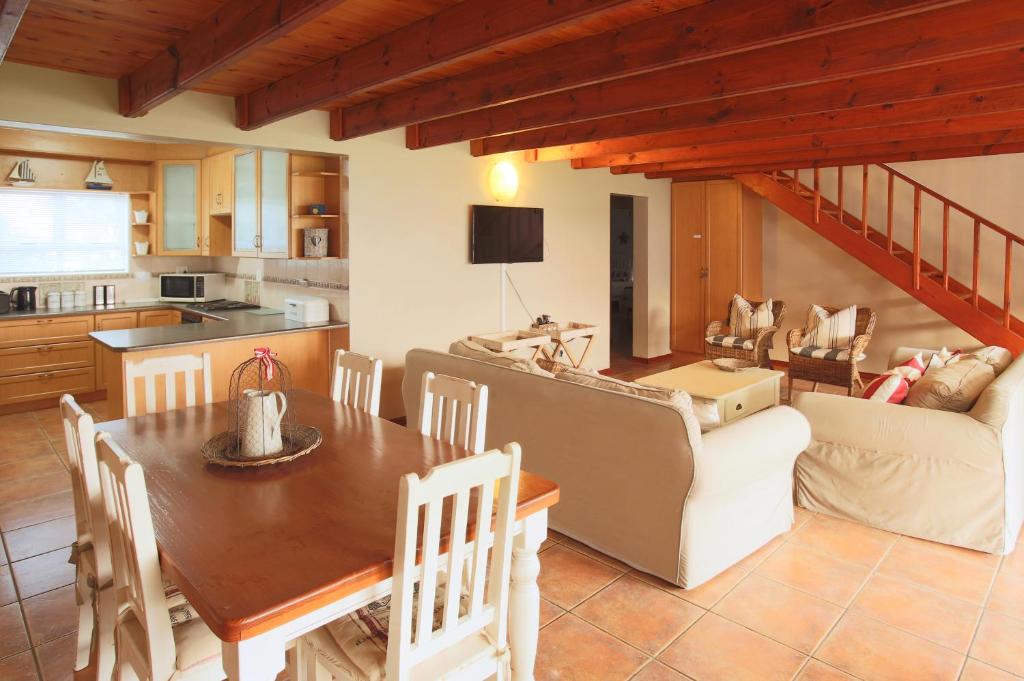 Fairway 2, Langebaan, 6-sleeper, Langebaan