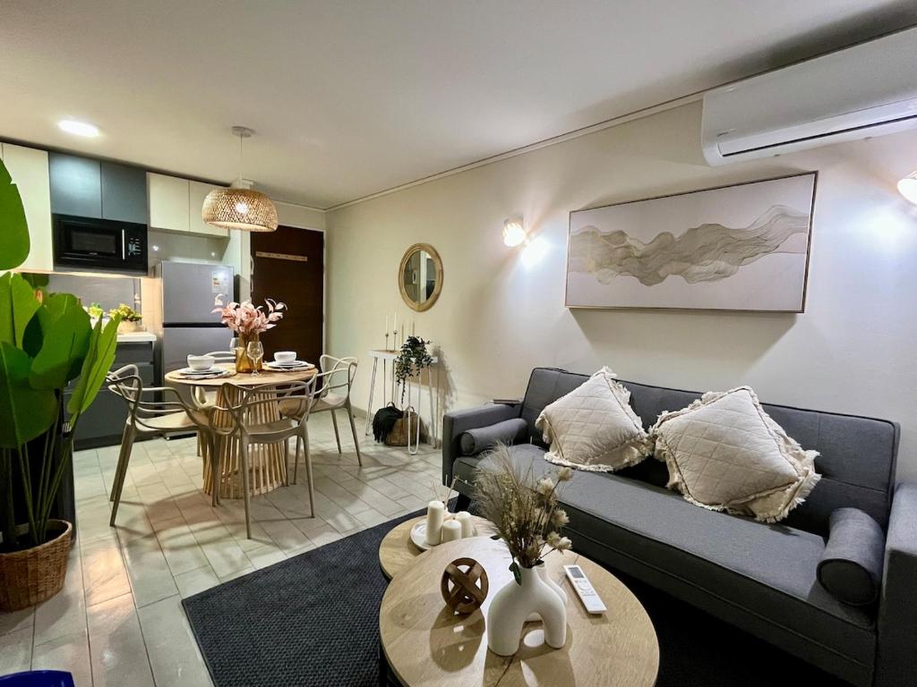 M&C Department Teatro Caupolican 211 - 1