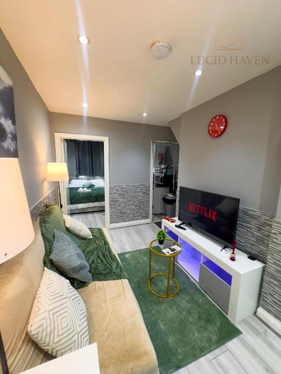 Cozy Flat in Coventry, Longford