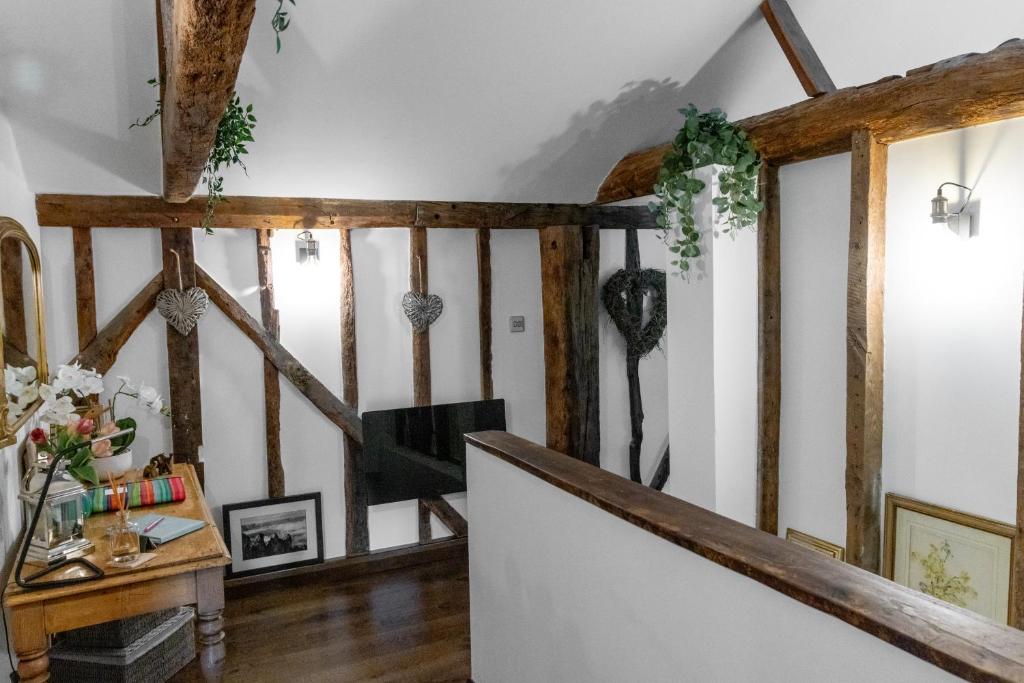 18th-Century Barn Apartment, Maresfield photo 4