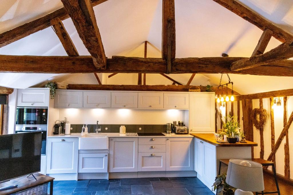 18th-Century Barn Apartment, Maresfield photo 3