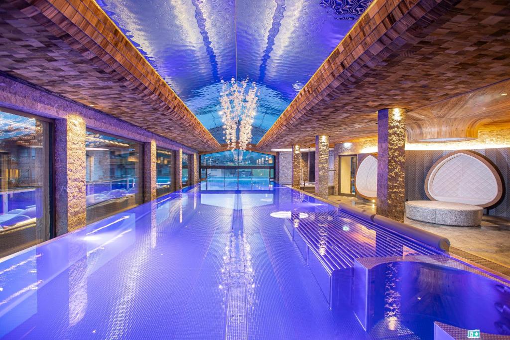 スイミングプール