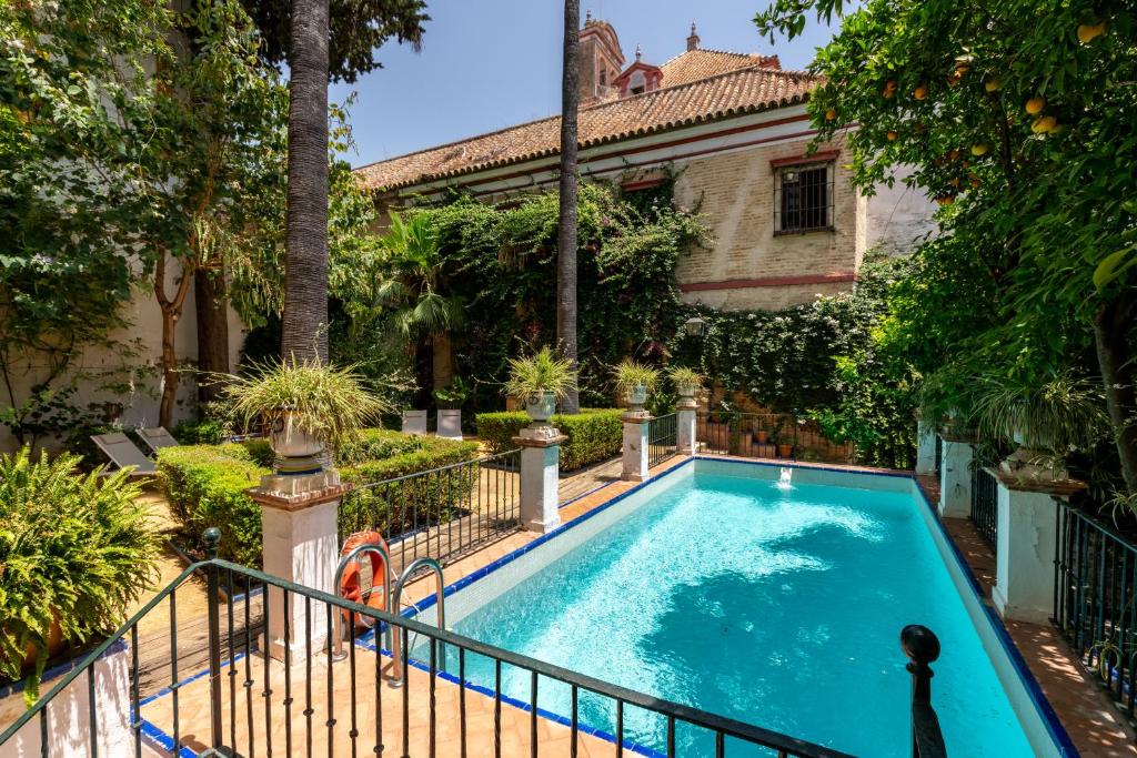 Villa Elvira, exclusive Pool and Gardens in the heart of Sevilla - 2