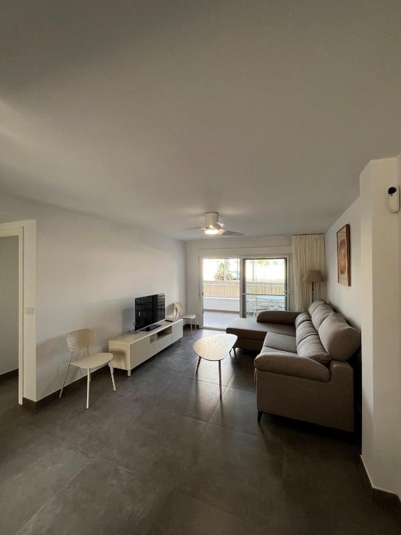 Apartamento reformado a estrenar en PAU 5 a solo 2 min de la Playa de San Juan - 1