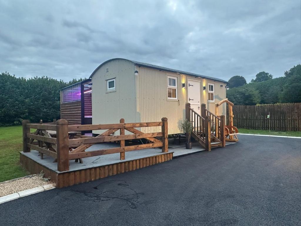 Doon Shepherds Hut, Tempo