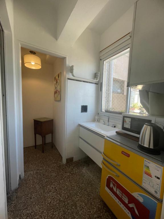 Mini depto sin cocina, tiene freidora de aire y microondas, en la mejor ubicación - 5