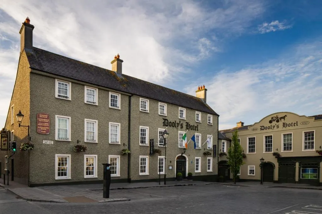 Dooly's Hotel, hotel in Birr