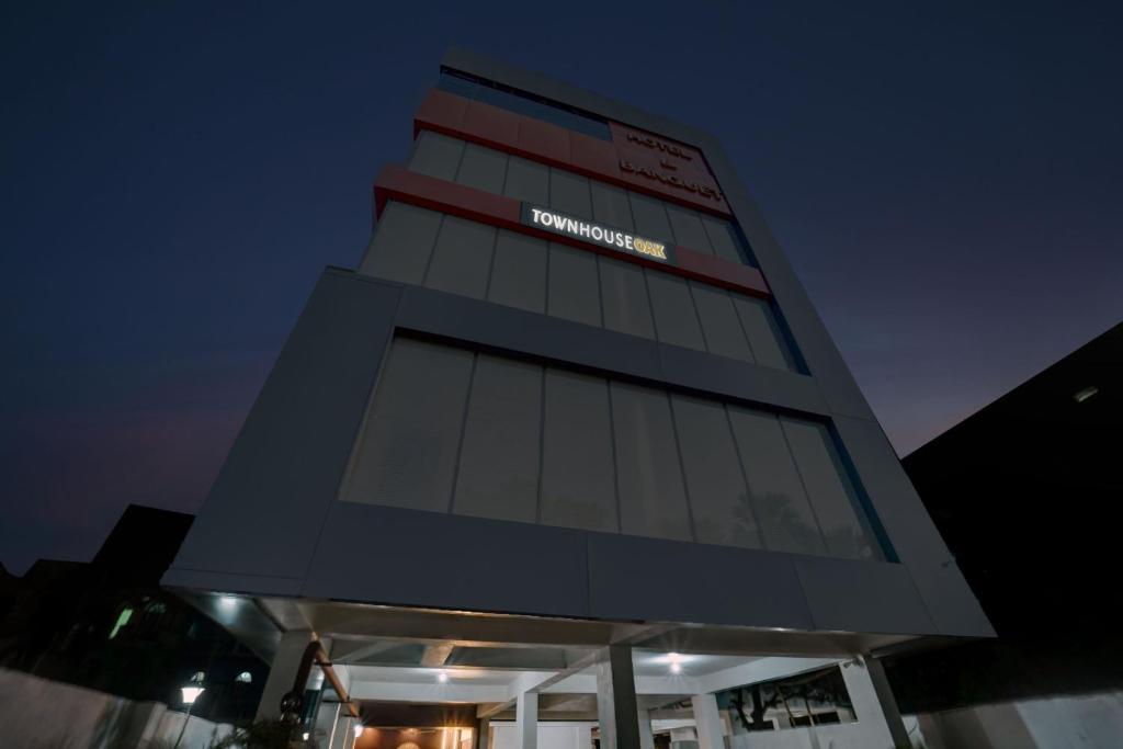 Super Townhouse OAK The Dev Regency, Patna