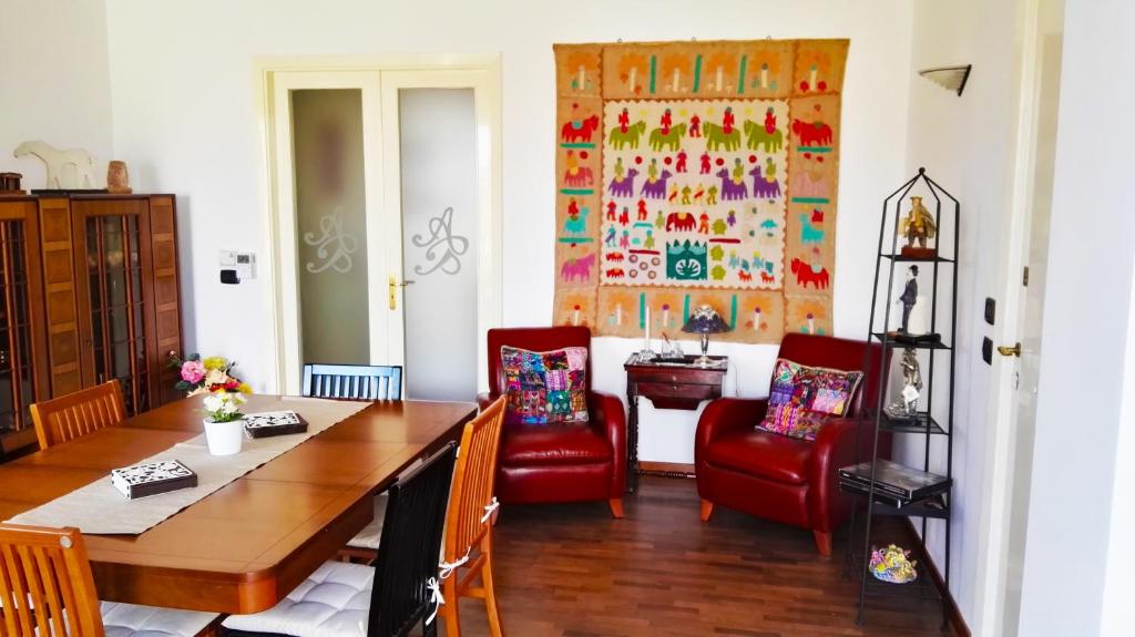 Shared lounge/TV area