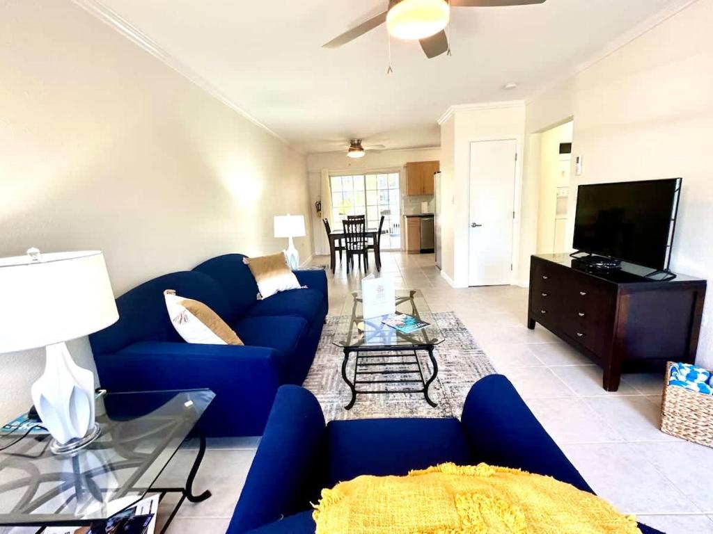 Snug Harbour View Condo #5, George Town