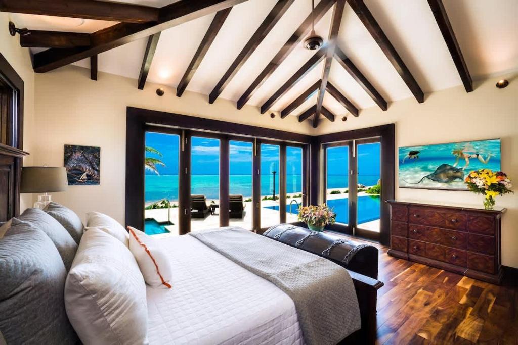 Stepping Stone 4 BR East End, Sand Bluff