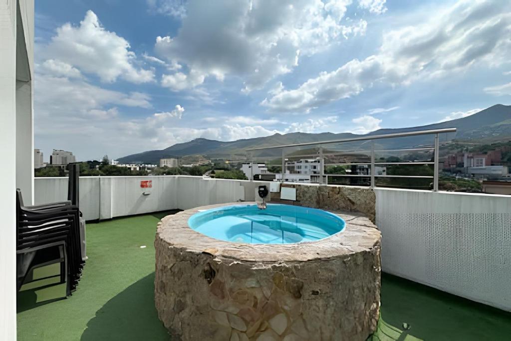 Studio in the Flora jacuzzi406 - 1