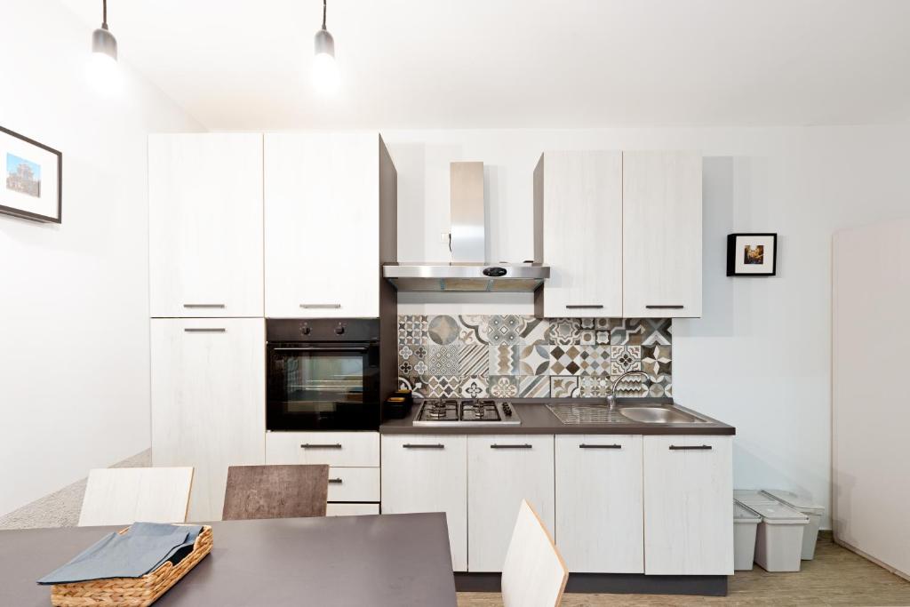 Hermann Apartments - 3