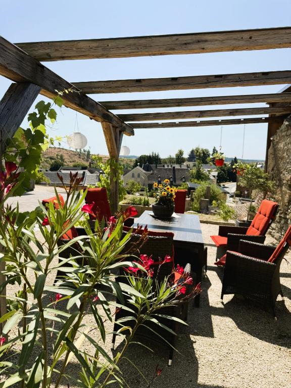 Ferienwohnung im Chaletstil Sonnenidyll 51 qm Wellness Fitness Sauna Bergrödelhof, Feilitzsch