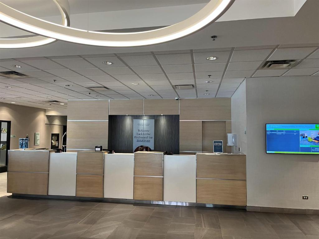 Birchwood Inn, BW Premier Collection フロント・ロビー
