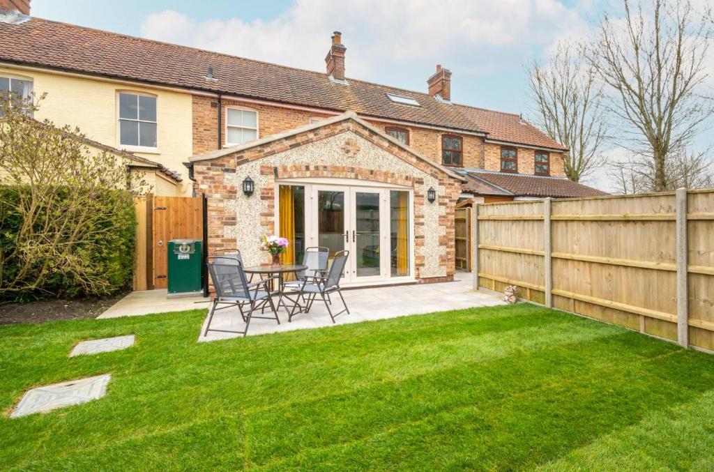 2 Wissett Cottages, Aldeby