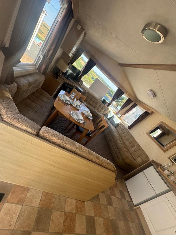 The Squirrel's Nest Stylish Modern Caravan Stay, Porchfield
