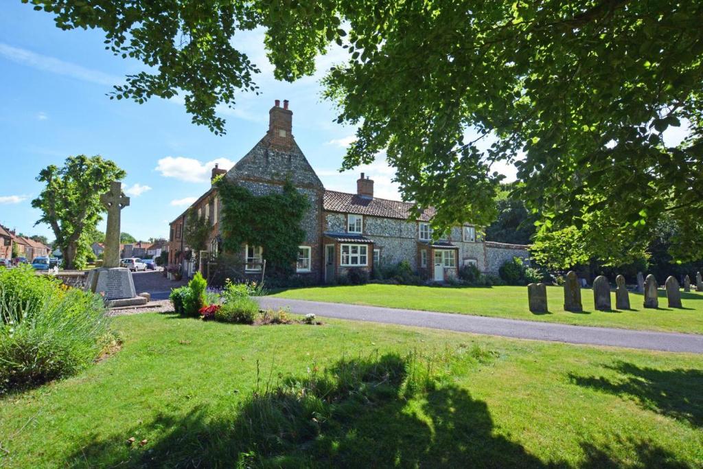 Cockleshells, Castle Acre