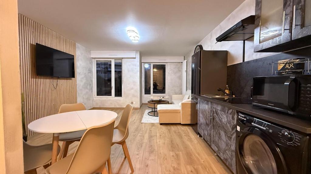 Appartement Chic avec jacuzzi - 3