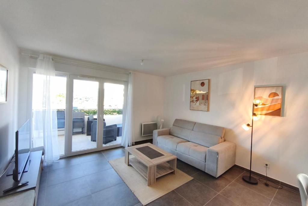 T2 apartment with terrace - 1