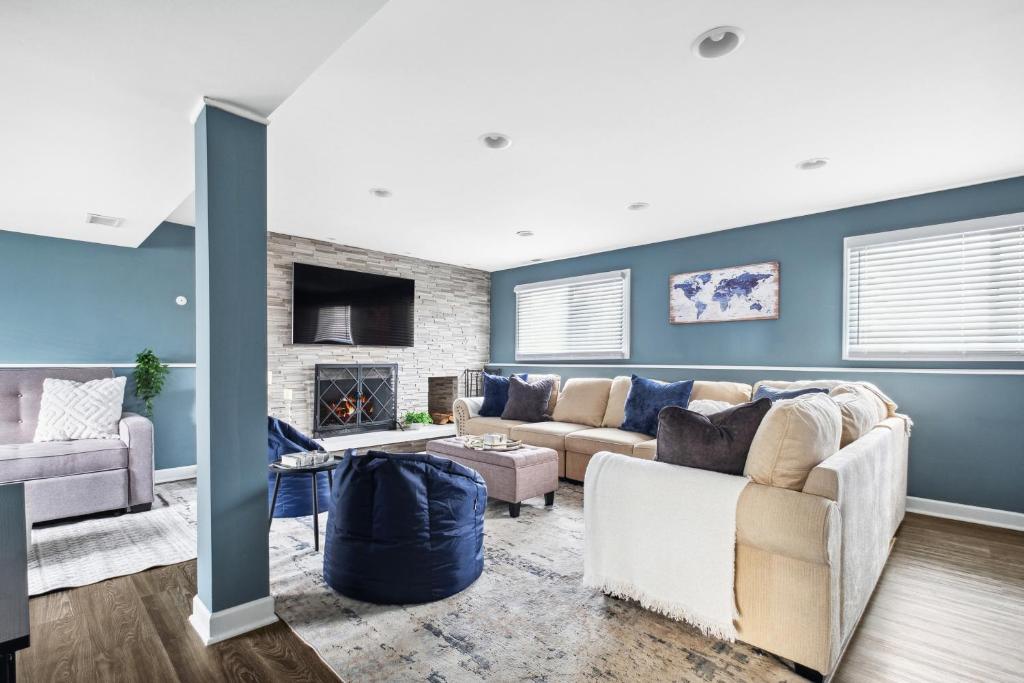 Spacious Home in Chicago Suburbs, Lombard