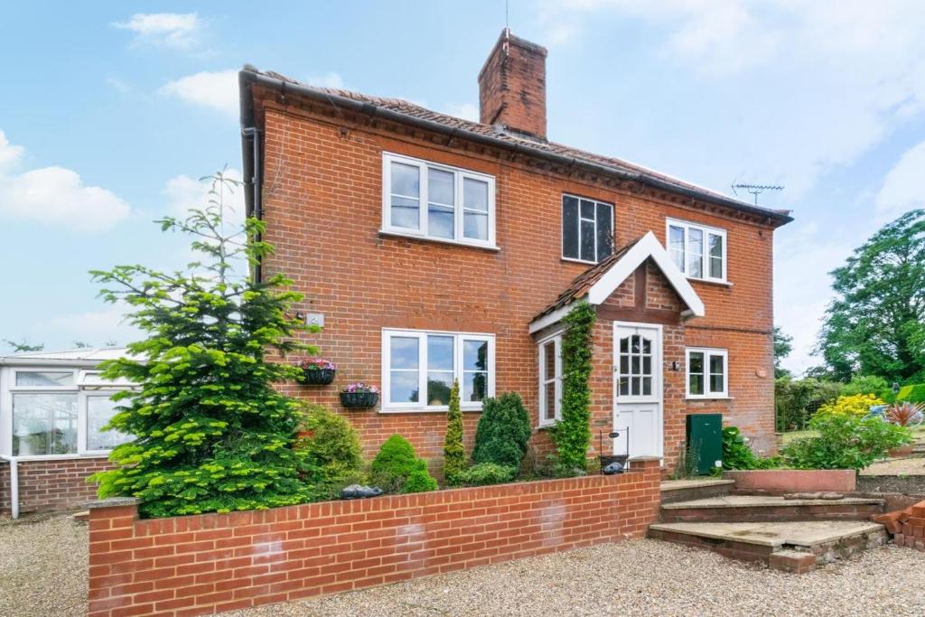 2 Benhall Green, Saxmundham