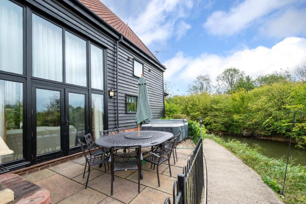 Owls End at Wattisham Hall, Wattisham