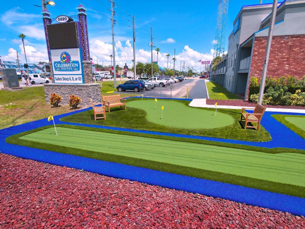 Mini golf course