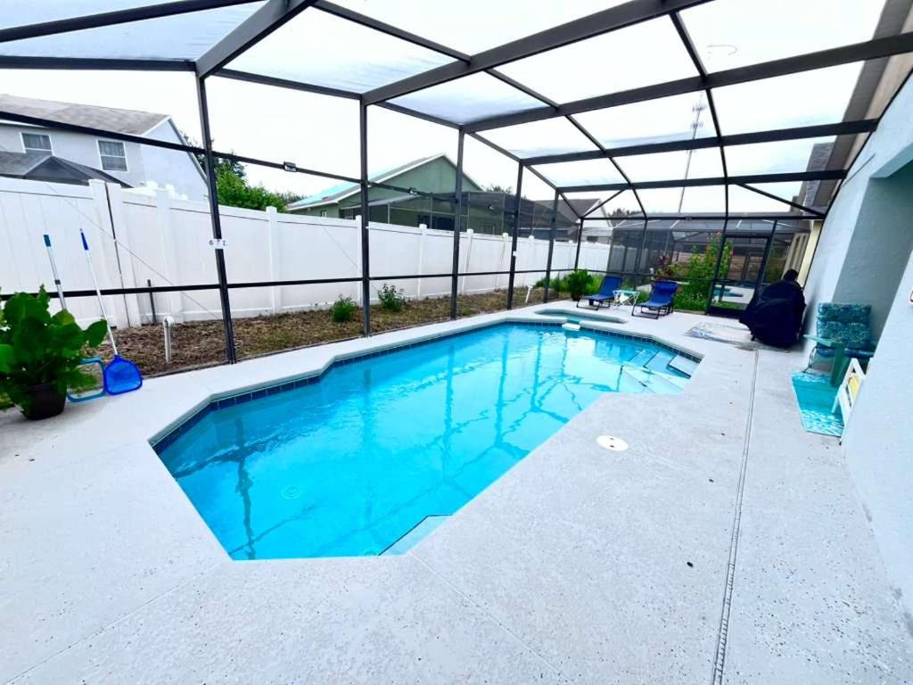 Spacious 2 en-suite BR, heated pool & spa retreat, Davenport