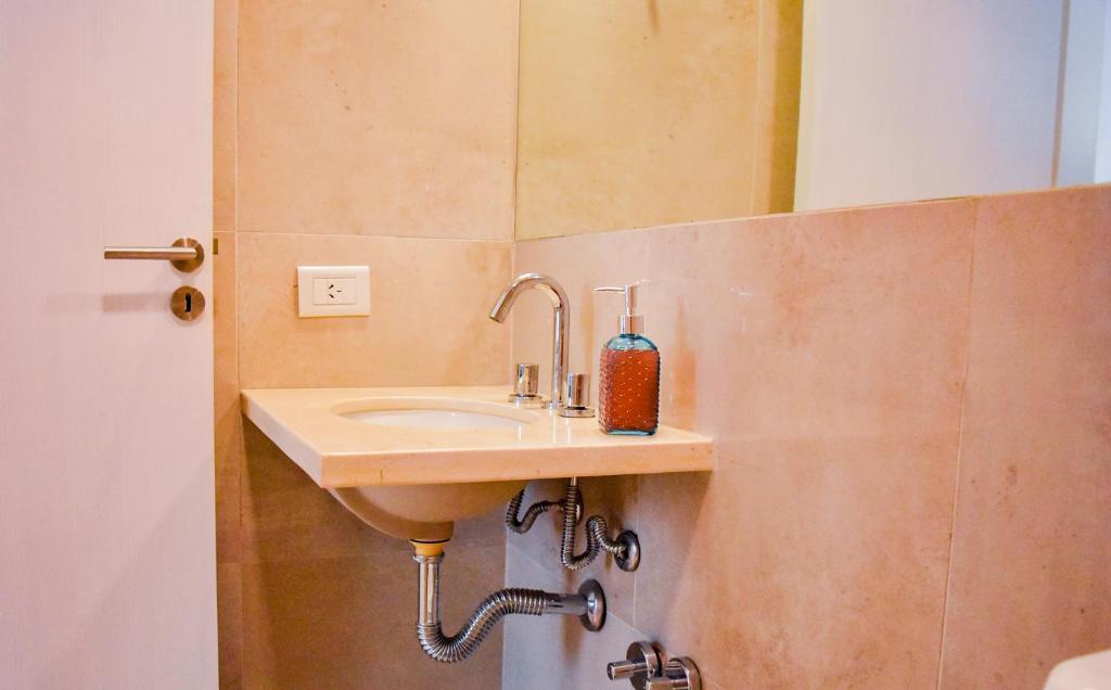 Depto moderno - vista al río - Piscina! - 2