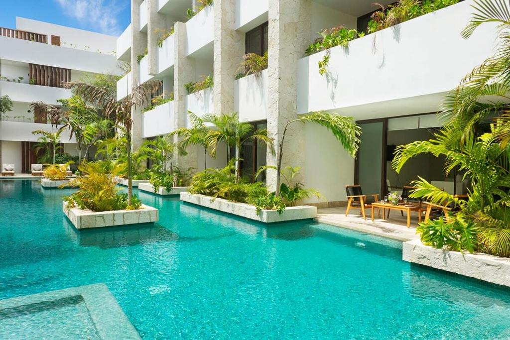 Relaxing 2BR Condo Omara with Direct Pool Access - 5